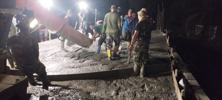 KODIM 0320/DUMAI TERUS DORONG PEMBANGUNAN INFRASTRUKTUR, JEMBATAN ARMCO DI LUBUK GAUNG