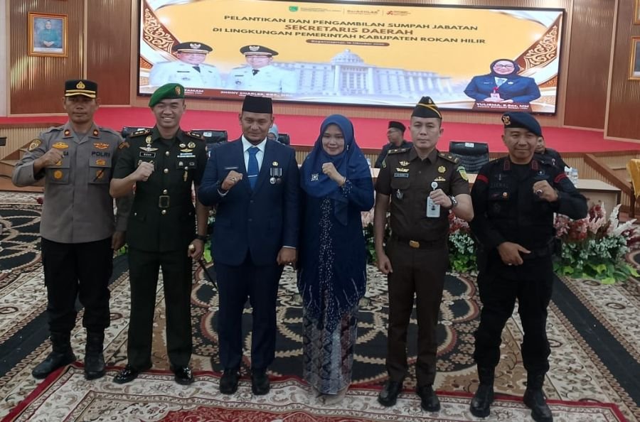 Kodim 0321/Rokan Hilir Hadiri Pelantikan Sarman Syahroni sebagai Sekda
