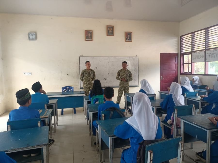 Kompi Markas Yonif TP 850/SC Edukasi Siswa Cegah Karhutla di Peranap