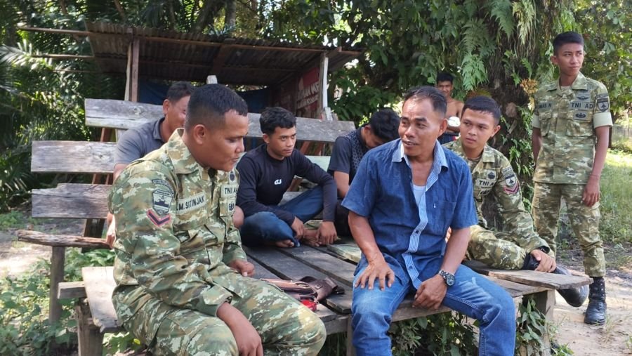 Kompi Senapan C Bangun Hubungan Harmonis dengan Masyarakat Peranap
