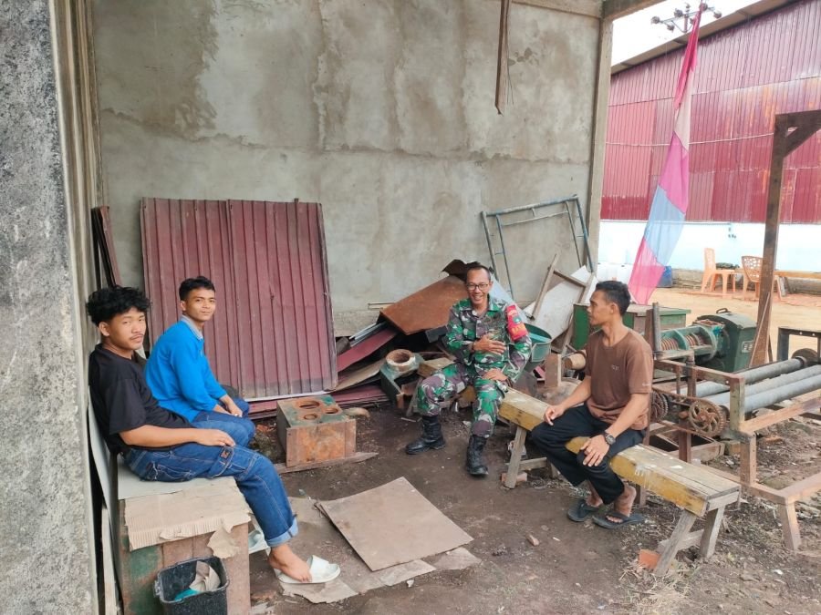 Komsos Babinsa 03/Tempuling Jadi Kanal Cepat Pantau Kondisi Warga
