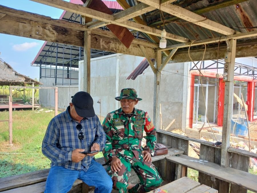 Komsos Babinsa 03/Tpl dan Mitra Karib Perkuat Keamanan Wilayah Tempuling