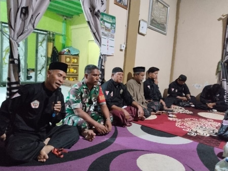 Komsos Babinsa 09/Kemuning: Jaga Diri, Jangan Jadikan Teknologi Sumber Kerugian