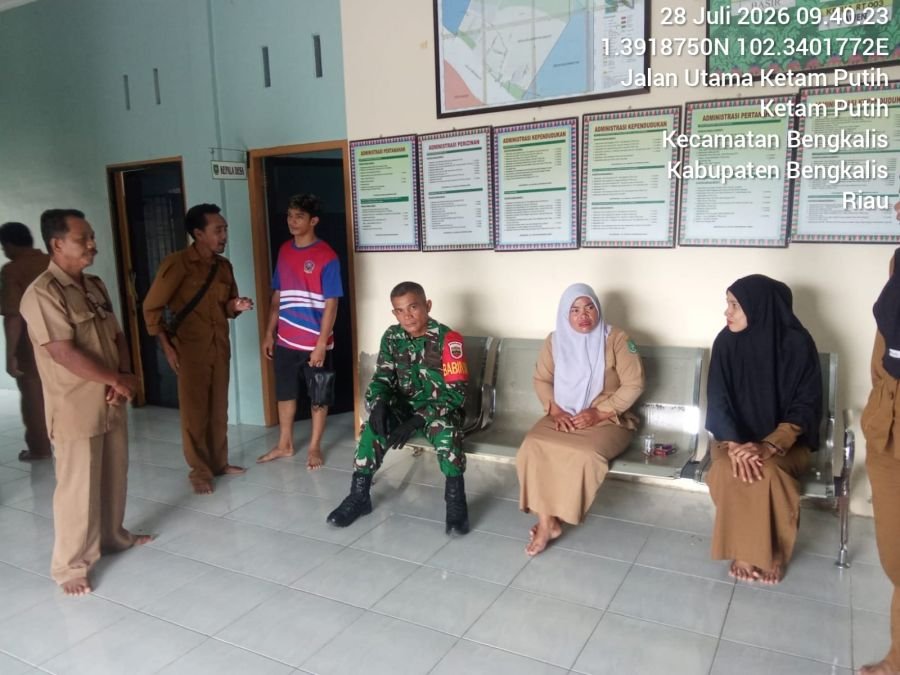 Komsos Babinsa Koramil 01/Bengkalis Di Kampung Pancasila Perkuat Persatuan Dan Semangat Kebangsaan
