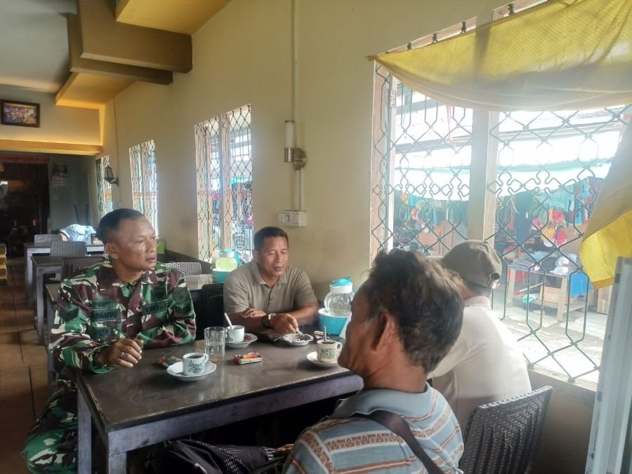 Komsos Babinsa Koramil 10/Pelangiran Serma Sugianto  Tegaskan Warga Jangan Bakar Lahan Saat Kemarau