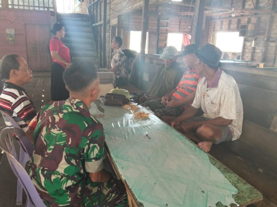 Komsos Babinsa Kubu Sasar Warga Kampung Pancasila di Panipahan