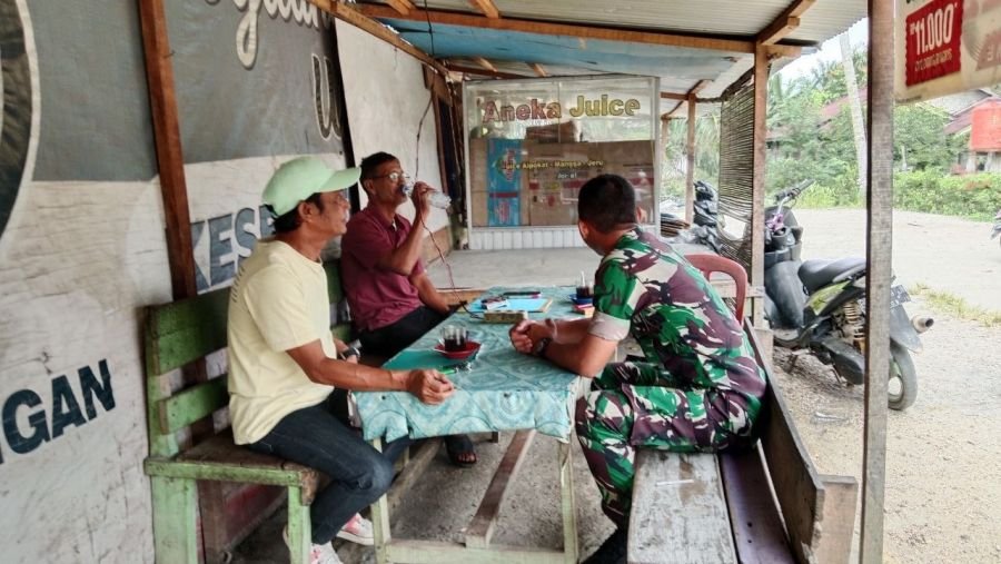 Komsos Babinsa Pererat Sinergi TNI dan Warga Desa Jake