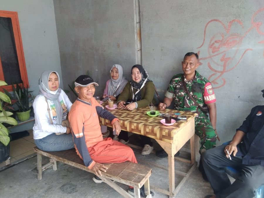 Komsos Babinsa Sri Meranti, Warga Diajak Aktif Jaga Keamanan Lingkungan