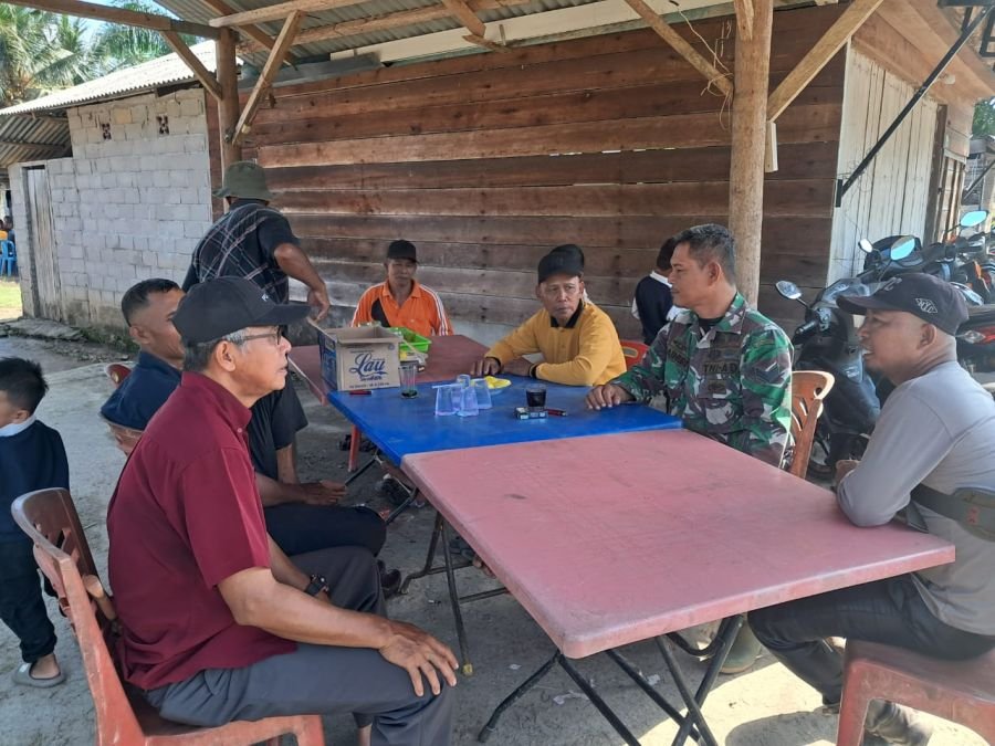 Komsos Babinsa Sungai Cingam Pererat Sinergi Demi Kondusivitas Desa