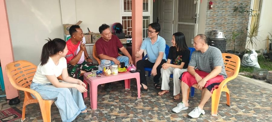 Komsos Bareng Tokoh Pemuda, Babinsa M. Isak Tekankan Pentingnya Persatuan dan Kekompakan Warga