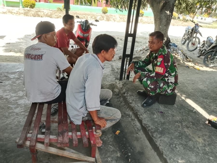 Komsos Bersama Bengkel Motor, Babinsa Beri Motivasi*