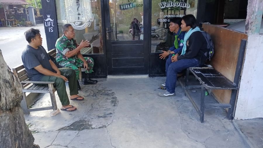 Komsos Bersama Pemuda, Babinsa Sukajadi Tekankan Bahaya Narkoba dan Kenakalan Remaja
