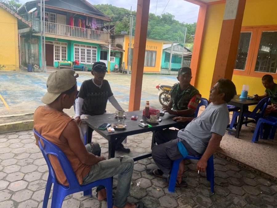 komsos bersama Warga an bapak Wandi di Desa Kampung melayu