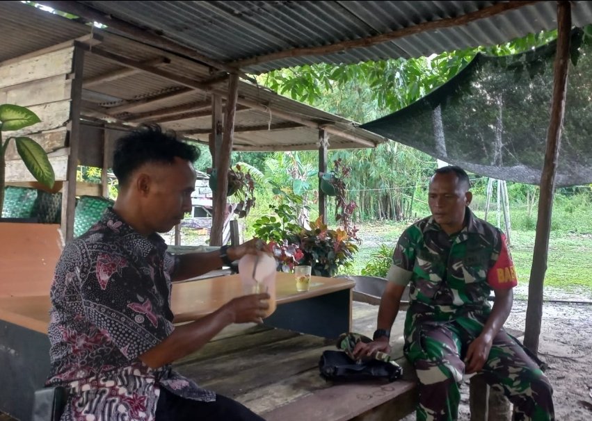 Komsos dengan Warga Desa Cemaga Tengah
