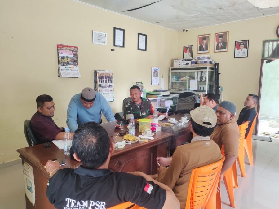 Komsos di Air Emas, Serma Epriadi Perkuat Kerja Sama Kewilayahan
