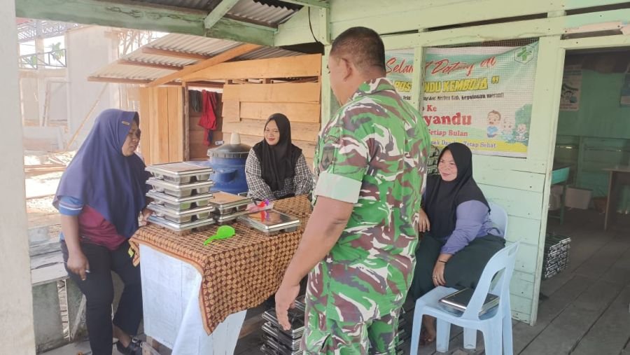 Komsos di Kampung Pancasila, Babinsa Koramil 06/Merbau Pererat Kebersamaan Masyarakat