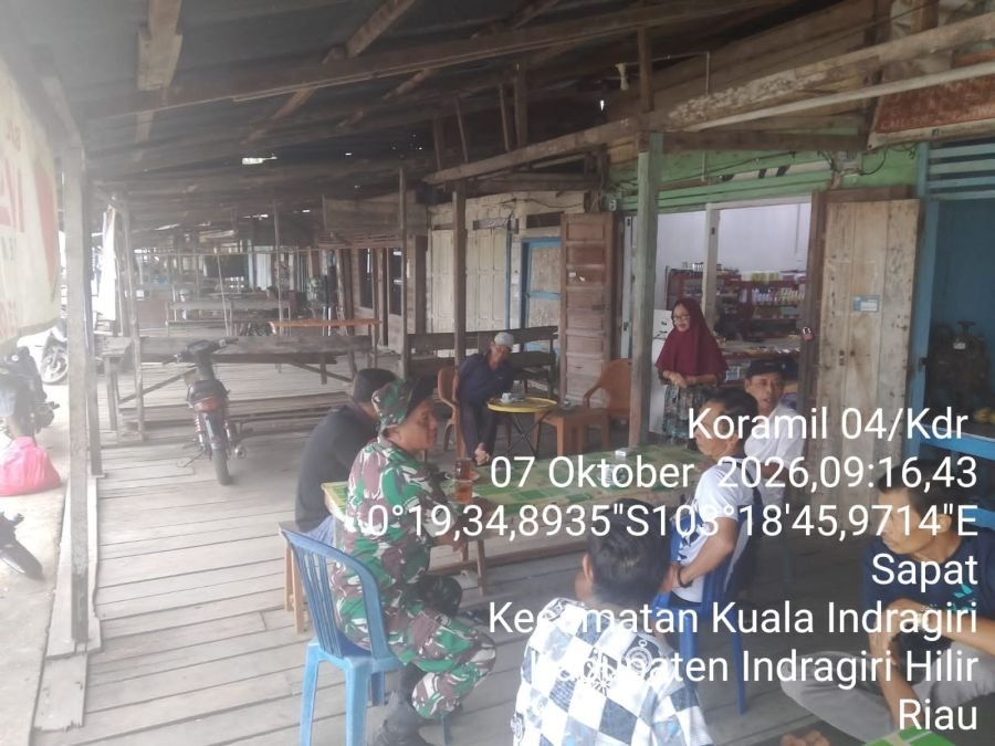 Komsos di Kelurahan Sapat, Serda Erwin Savitri Siap Kawal Keamanan Desa