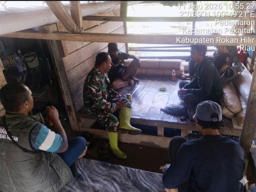 Komsos di Kepenghuluan Pedamaran, Babinsa Koramil 0321-01/Bangko Ajak Warga Budayakan Gotong Royong