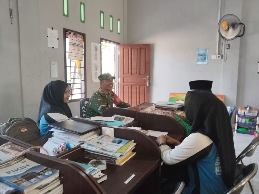 Komsos di Pesantren, Babinsa 09/Kemuning Perkuat Karakter Generasi Muda