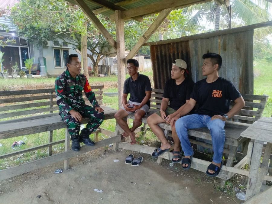 Komsos menciptakan interaksi serta kekompakan antara Babinsa dan warga binaannya
