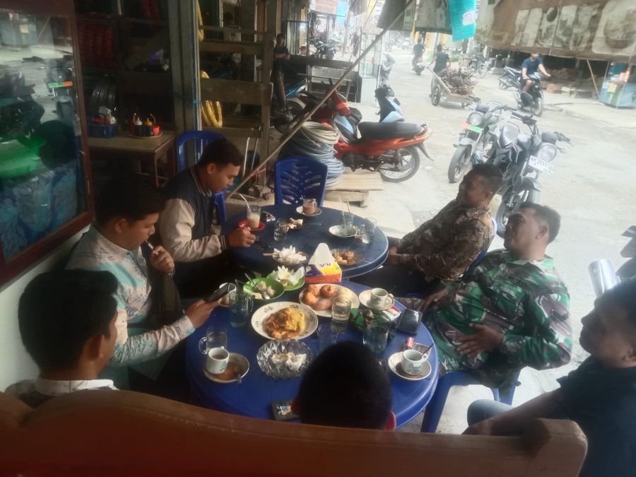 Komsos Rutin, Babinsa Koramil 07/Reteh Tingkatkan Kedekatan Dengan Instansi di Wilayah Binaan