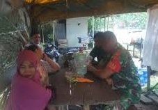 Komsos, Serka Dedy Junianto Temui Warga di Warung Kopi
