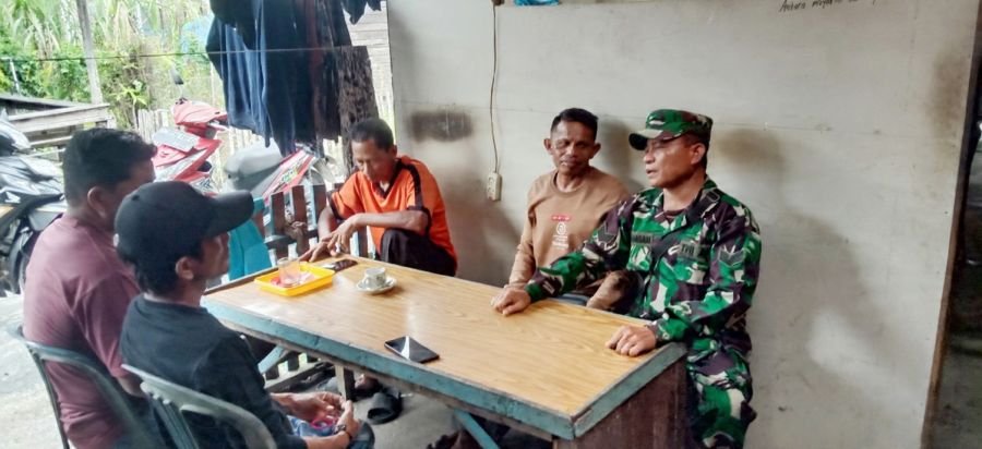 Komunikasi Sosial Efektif, Babinsa 07/Reteh Serap Informasi Langsung Dari Warga