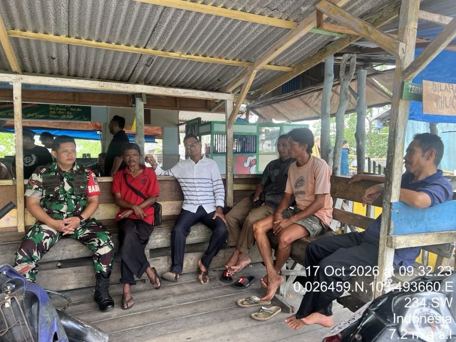 Babinsa Kopda Hendri Ajak Warga Desa Bente Perkuat Keamanan Lingkungan