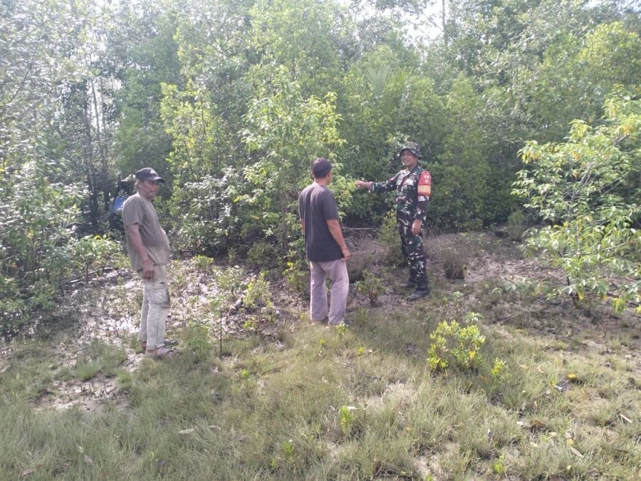 Kopka Masran Patroli Keliling Desa Tanjung Samak Cegah Kebakaran