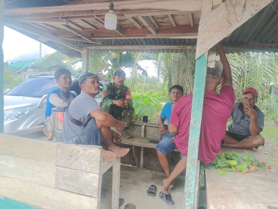 Kopka RH Tambunan Bangun Keakraban Warga Teluk Kiambang untuk Perkuat Komunikasi