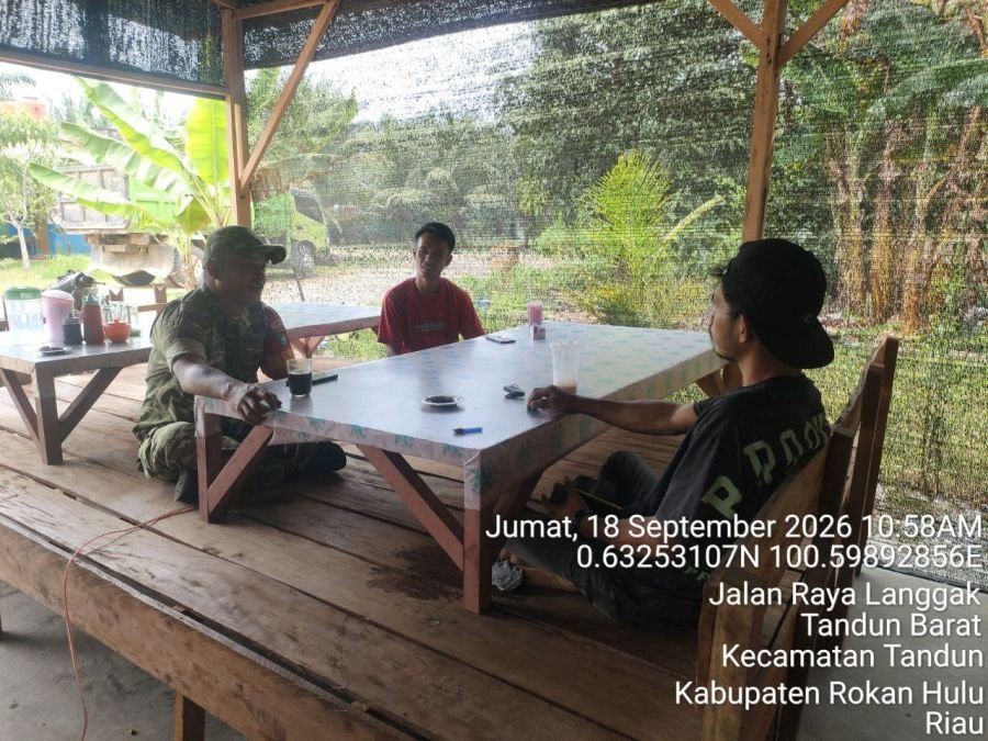 Koptu Bagus KP Lakukan Komsos, Ingatkan Warga Desa Bono Tapung Selalu Waspada Saat Bekerja