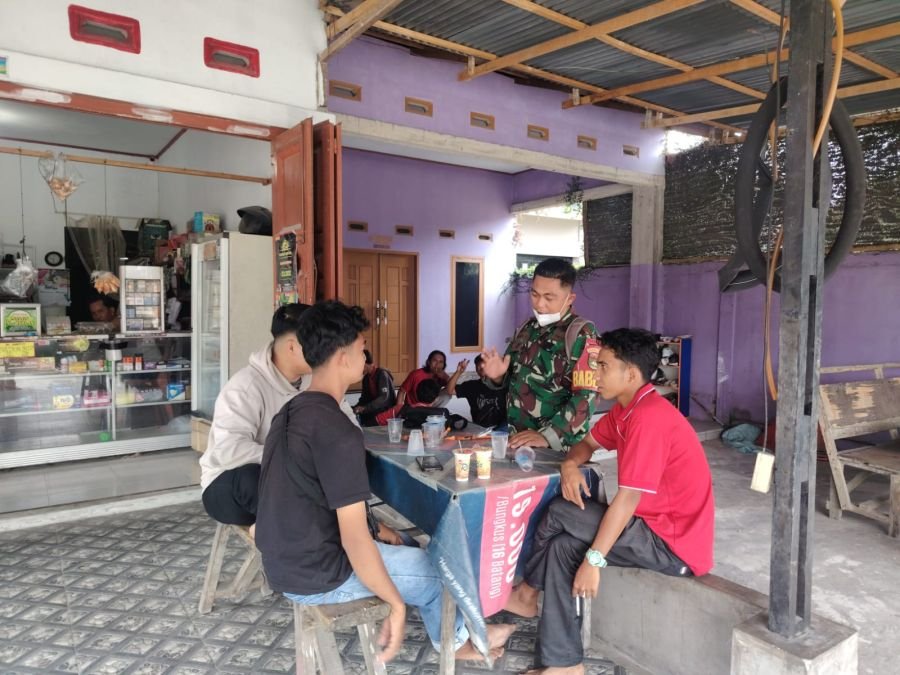 KOPTU BAMBANG SOSIALISASIKAN PENGAMALAN PANCASILA DI JALAN BATHIN MUAJOLELO, DESA PINGGIR