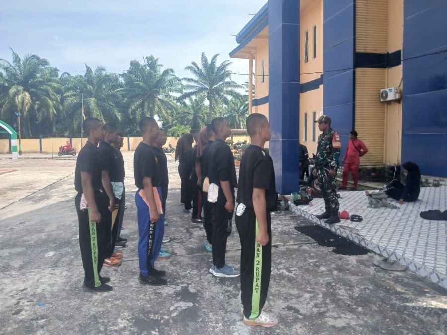 Koptu Budi Irawan Perkuat Mental Calon Paskibra Kecamatan Rupat