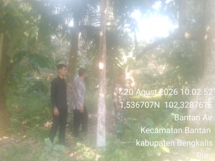 Koptu Dedi Swarman patroli karhuta di desa binaan
