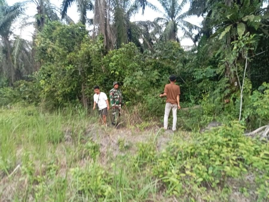 Koptu Erwinsyah Perkuat Patroli Karhutla Bersama Warga Rupat