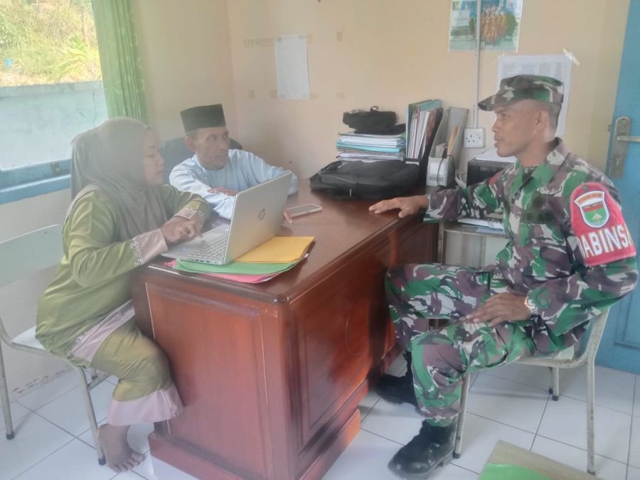 Babinsa Letung Koordinasi Data Pemuda Impol yang Berminat Jadi Prajurit TNI-AD