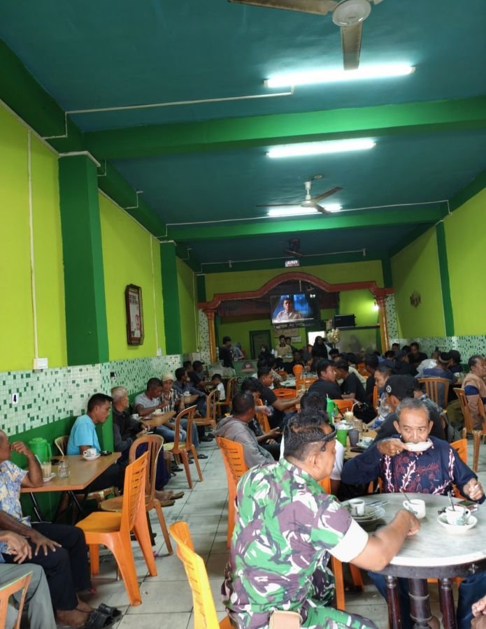 Koptu Irwan Luangkan Waktu di Akhir Pekan, Bincang Santai Bersama Warga Kelurahan Koto Peraku