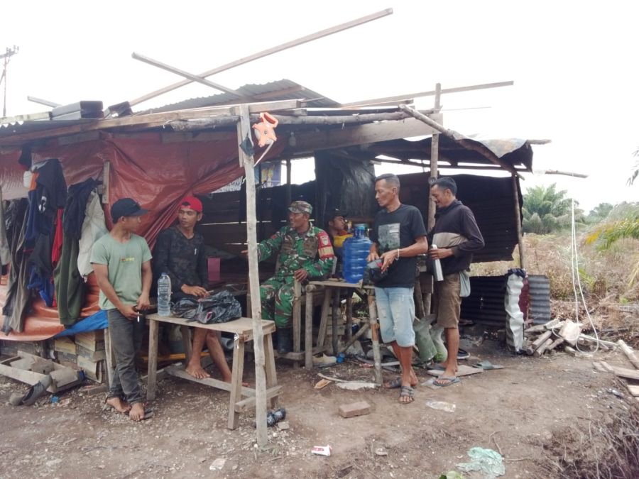 Koptu Jumirin Perkuat Komsos dengan Warga Desa Dungun Baru