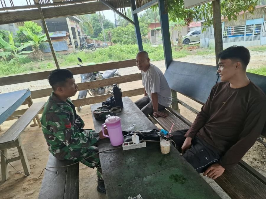 Koptu Lasroha Sigalingging, Babinsa Koramil 04/Perawang Ajak Warga Kuala Gasib Perkuat Kebersamaan