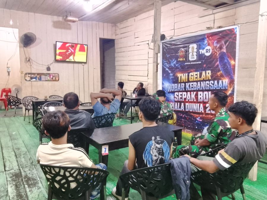 Koramil 01/Bangko Gelar Nobar Piala Dunia 2026 Bersama Warga di Kedai Kopi 88
