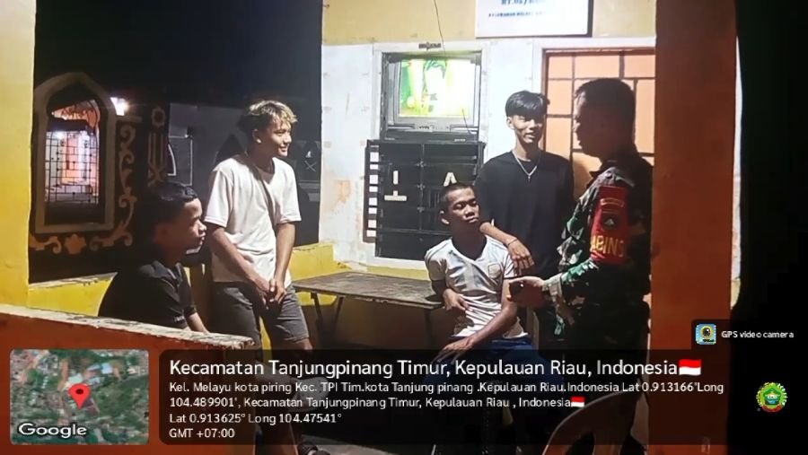 Koramil 01/Kota Tanjungpinang, Babinsa Kelurahan Melayu Kota Piring Sambangi Warga yang Melaksanakan