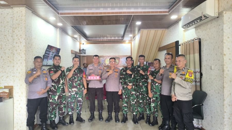 Koramil 02/Kota Berikan Surprise Hari Bhayangkara ke-80, Simbol Kuatnya Sinergitas TNI-Polri