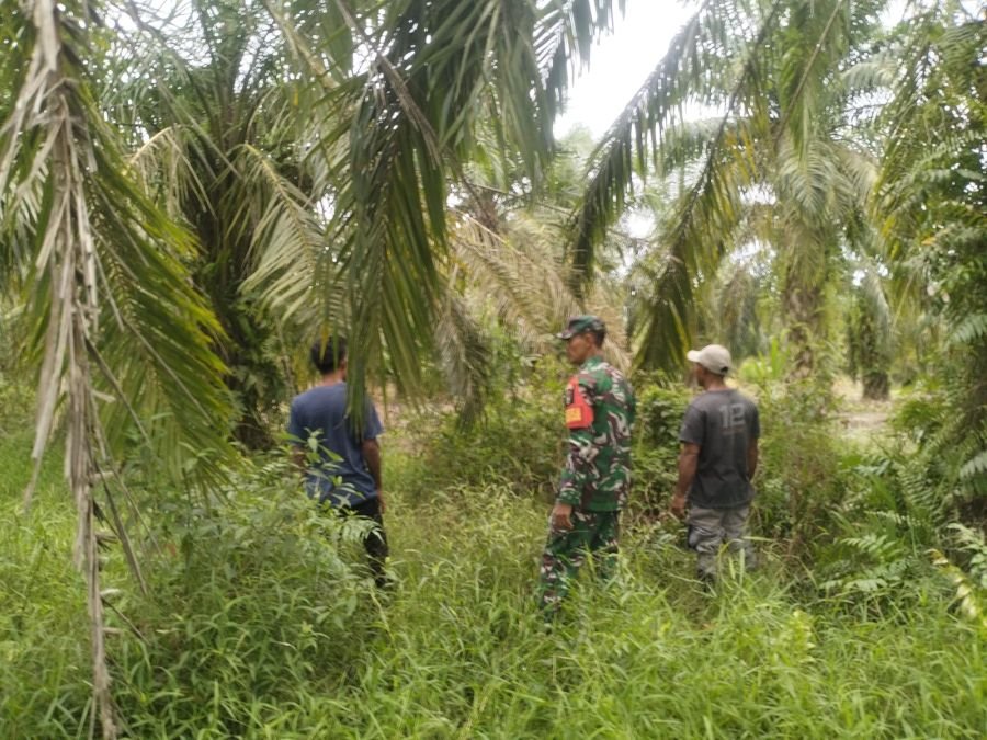 Koramil 04 Kubu dan Warga Perkuat Pengawasan Karhutla di Palika