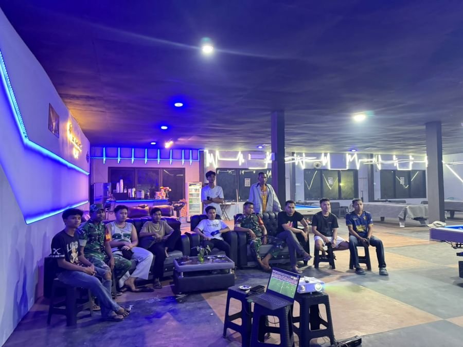Koramil 04/Kubu Bangun Kebersamaan Melalui Nobar Piala Dunia 2026