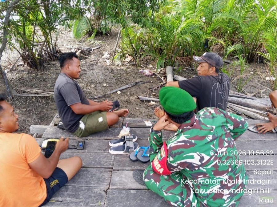 Koramil 04/Kuindra: Babinsa Intensifkan Pengawasan SDM dan Komsos Bersama Warga