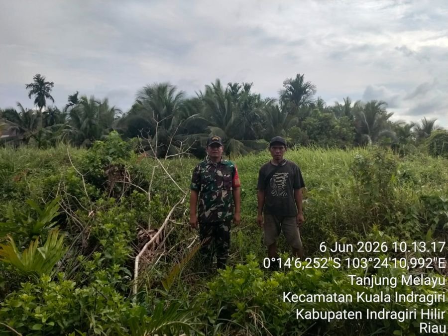 Koramil 04/Kuindra: Patroli Tapal Batas, Babinsa dan Warga Perkuat Pencegahan Karhutla di Kuindra