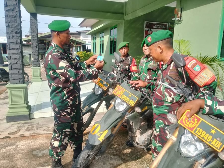 Koramil 04/rupat melakukan kegiatan rutin pengecekan kendaraan dinas