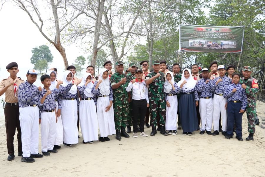 Koramil 04/Tebing Tanam 1.000 Mangrove, Perkuat Benteng Pesisir Karimun