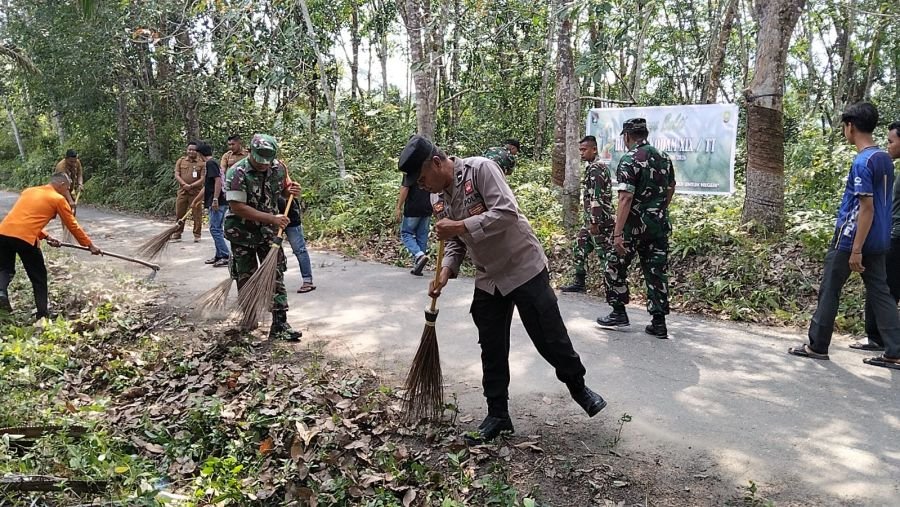 Koramil 06/Cerenti Gelar Karya Bakti Sambut HUT Kodam XIX/Tuanku Tambusai ke-1