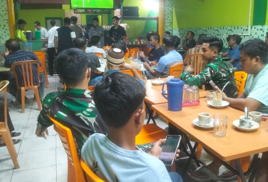 Koramil 06/Cerenti Gelar Nobar Perempat Final Piala Dunia 2026 Bersama Masyarakat